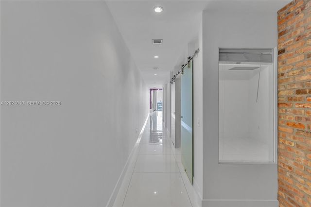 1100 Biscayne Blvd 2706, Miami, FL 33132