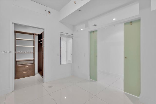 1100 Biscayne Blvd 2706, Miami, FL 33132