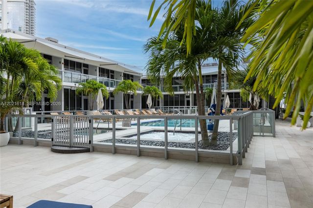 1100 Biscayne Blvd 2706, Miami, FL 33132