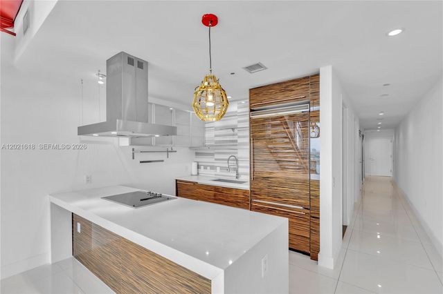 1100 Biscayne Blvd 2706, Miami, FL 33132