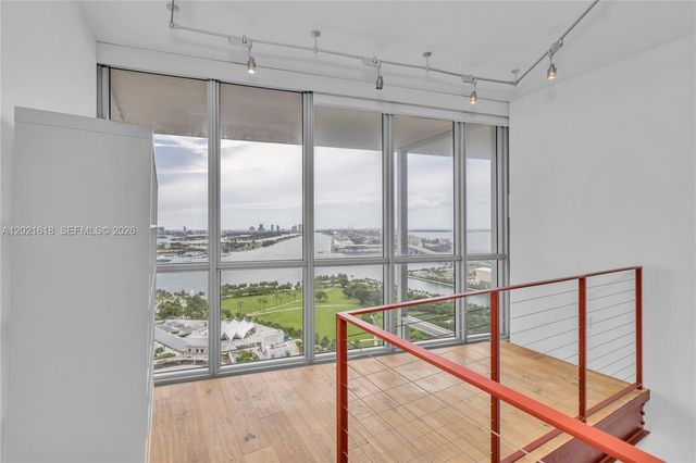 1100 Biscayne Blvd 2706, Miami, FL 33132