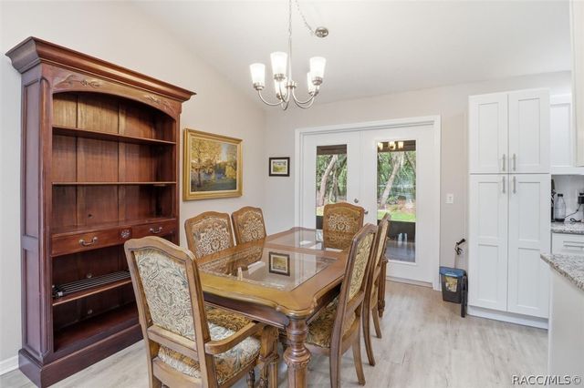 834 N Dunkenfield Avenue, Crystal River, FL 34429