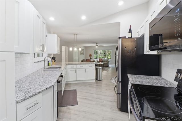 834 N Dunkenfield Avenue, Crystal River, FL 34429