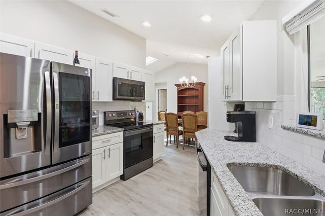 834 N Dunkenfield Avenue, Crystal River, FL 34429