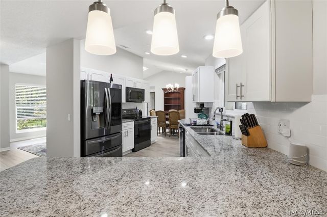 834 N Dunkenfield Avenue, Crystal River, FL 34429