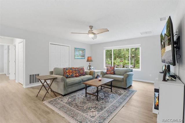 834 N Dunkenfield Avenue, Crystal River, FL 34429