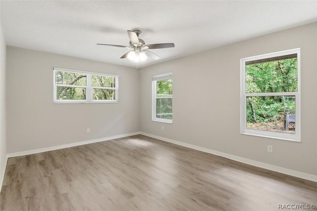 834 N Dunkenfield Avenue, Crystal River, FL 34429
