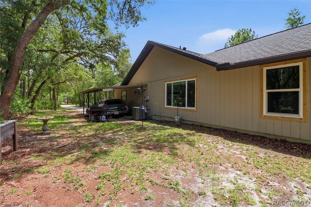 834 N Dunkenfield Avenue, Crystal River, FL 34429