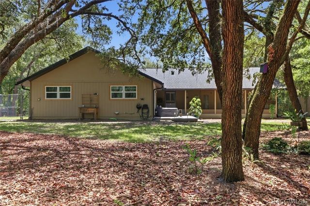 834 N Dunkenfield Avenue, Crystal River, FL 34429