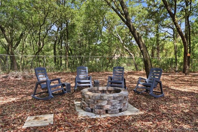 834 N Dunkenfield Avenue, Crystal River, FL 34429