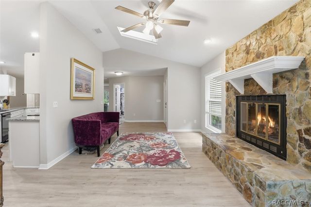 834 N Dunkenfield Avenue, Crystal River, FL 34429