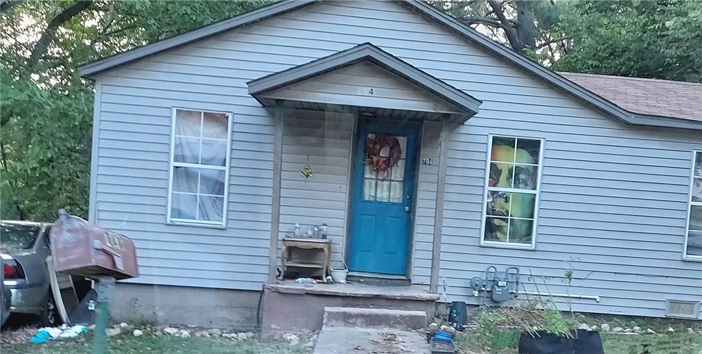 704 S Ash Street, Harrison, AR 72601