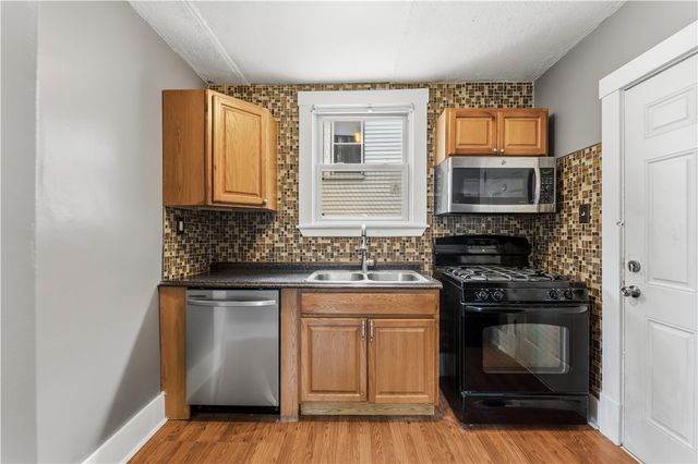 530 Holmes Ave, Baden, PA 15005