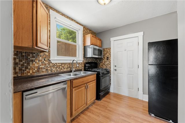 530 Holmes Ave, Baden, PA 15005