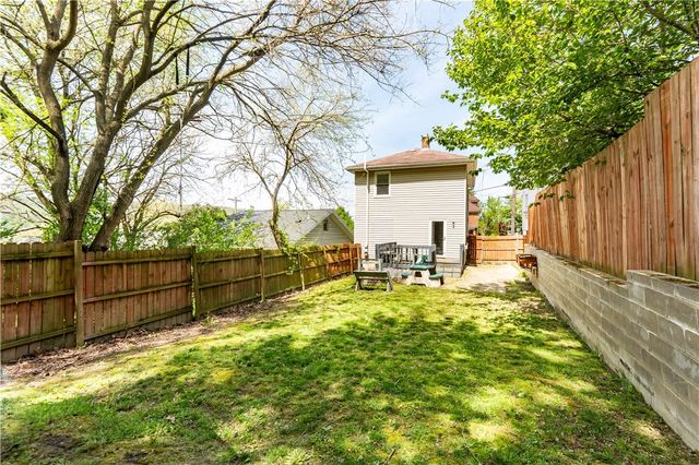 530 Holmes Ave, Baden, PA 15005