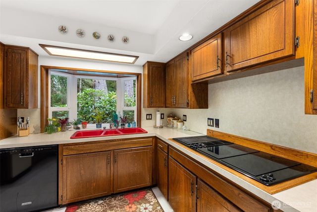 43 Hines Valley Road, Raymond, WA 98577