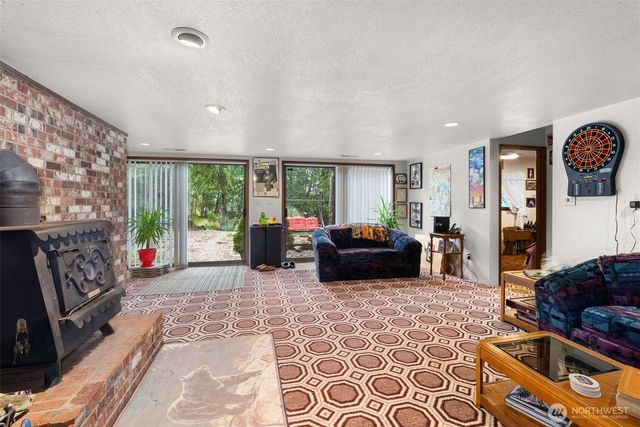 43 Hines Valley Road, Raymond, WA 98577