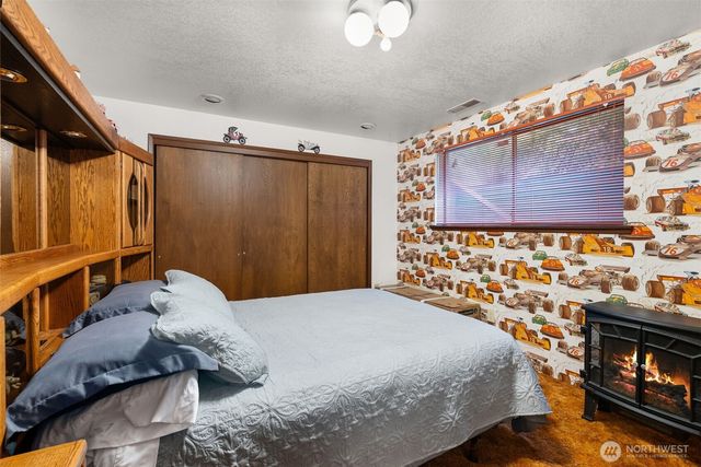 43 Hines Valley Road, Raymond, WA 98577