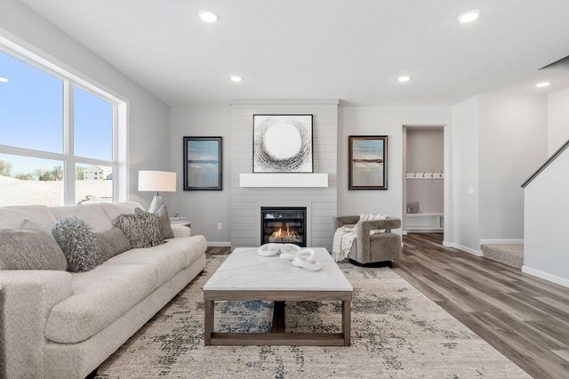913 Buffalo Street NW, Delano, MN 55328