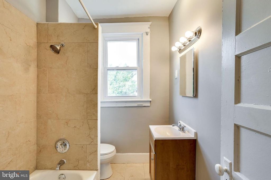 Image 16 of property listing at 713 SPRINGFIELD AVE, Baltimore, MD 21212