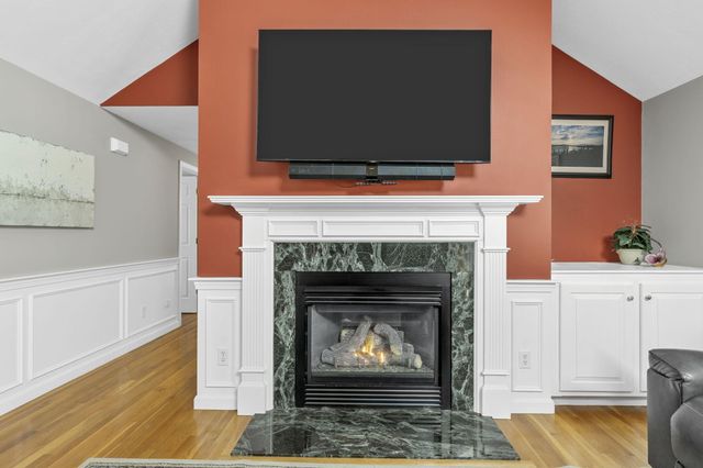 14 Sheffield Place, Mashpee, MA 02649