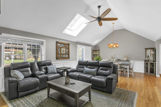 14 Sheffield Place, Mashpee, MA 02649