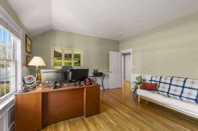 14 Sheffield Place, Mashpee, MA 02649