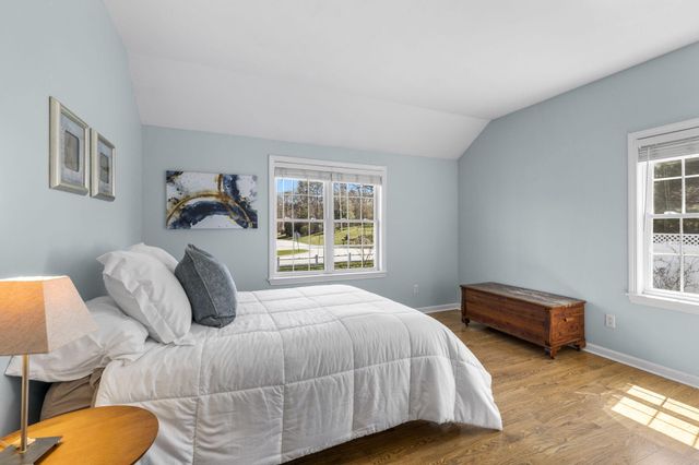 14 Sheffield Place, Mashpee, MA 02649