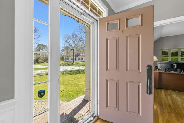 14 Sheffield Place, Mashpee, MA 02649