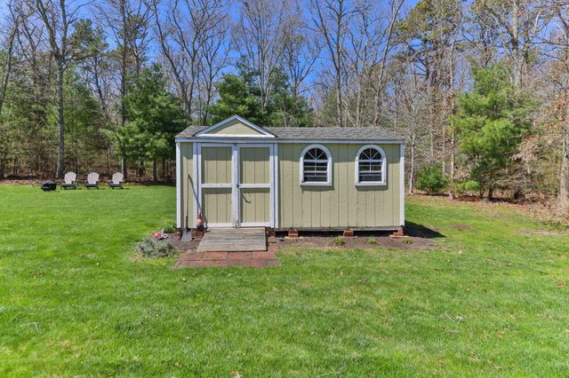 14 Sheffield Place, Mashpee, MA 02649
