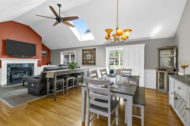 14 Sheffield Place, Mashpee, MA 02649