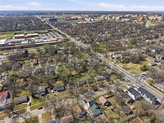 1923 Tennessee Street, Lawrence, KS 66046