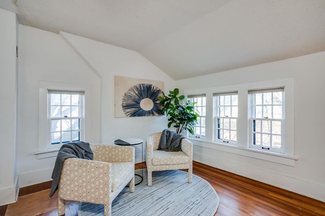 1033 W River Blvd, Wichita, KS 67203