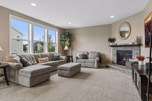 9135 Lighthouse Lane, Woodbury, MN 55129