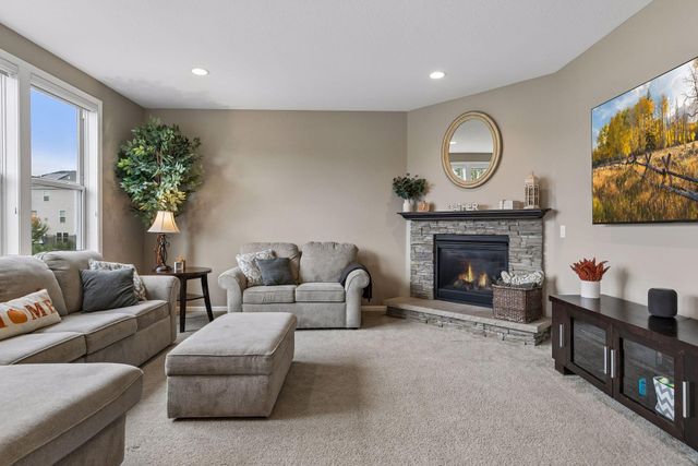 9135 Lighthouse Lane, Woodbury, MN 55129