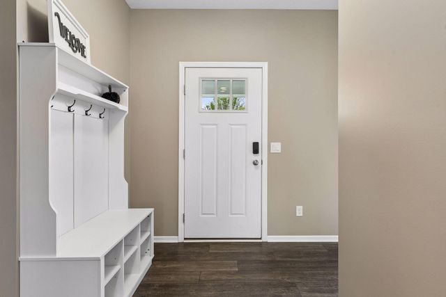 9135 Lighthouse Lane, Woodbury, MN 55129