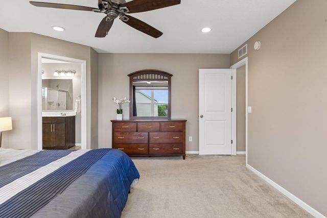 9135 Lighthouse Lane, Woodbury, MN 55129