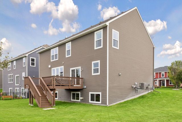 9135 Lighthouse Lane, Woodbury, MN 55129