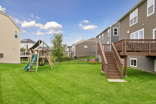 9135 Lighthouse Lane, Woodbury, MN 55129