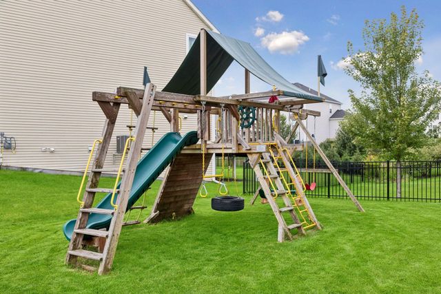 9135 Lighthouse Lane, Woodbury, MN 55129