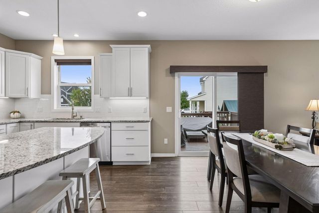 9135 Lighthouse Lane, Woodbury, MN 55129