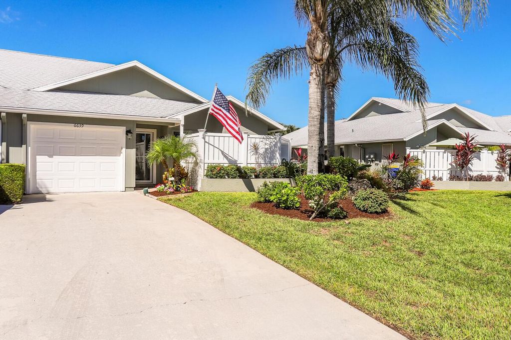 6639 SE Yorktown Drive, Hobe Sound, FL 33455