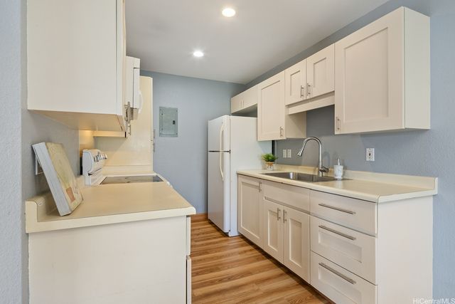94-1037 Paha Place S-7, Waipahu, HI 96797