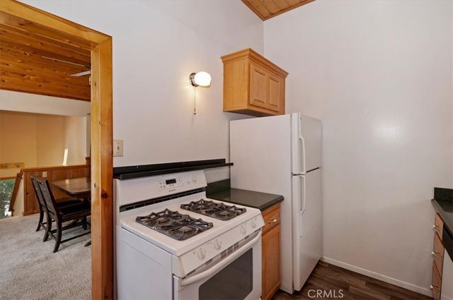 932 Cedar Drive, Crestline, CA 92325