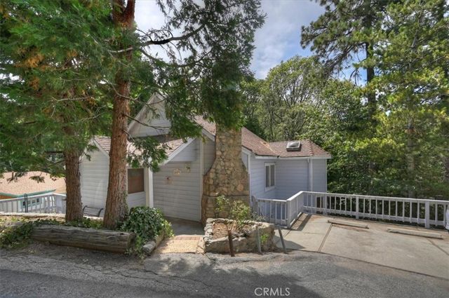 932 Cedar Drive, Crestline, CA 92325
