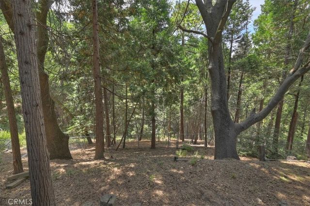 932 Cedar Drive, Crestline, CA 92325