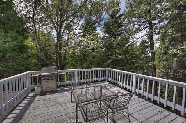 932 Cedar Drive, Crestline, CA 92325