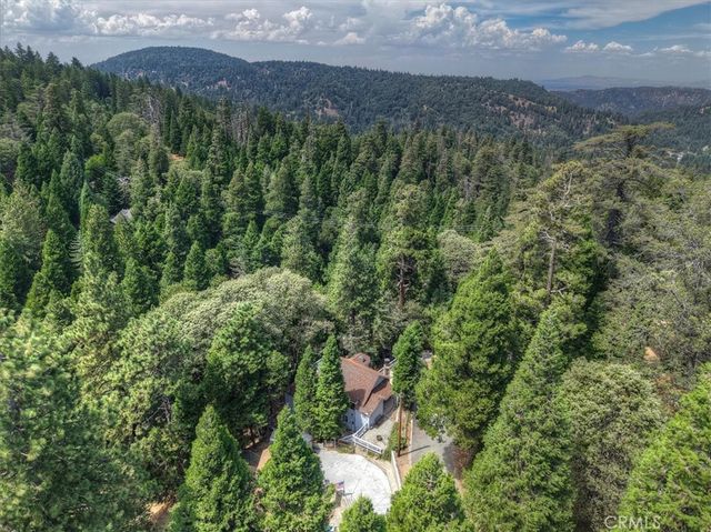 932 Cedar Drive, Crestline, CA 92325