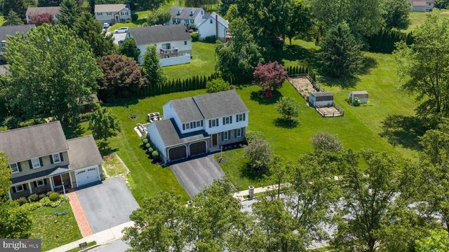 1708 WHITE WATER RD, Lancaster, PA 17603