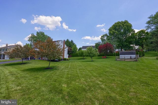 1708 WHITE WATER RD, Lancaster, PA 17603